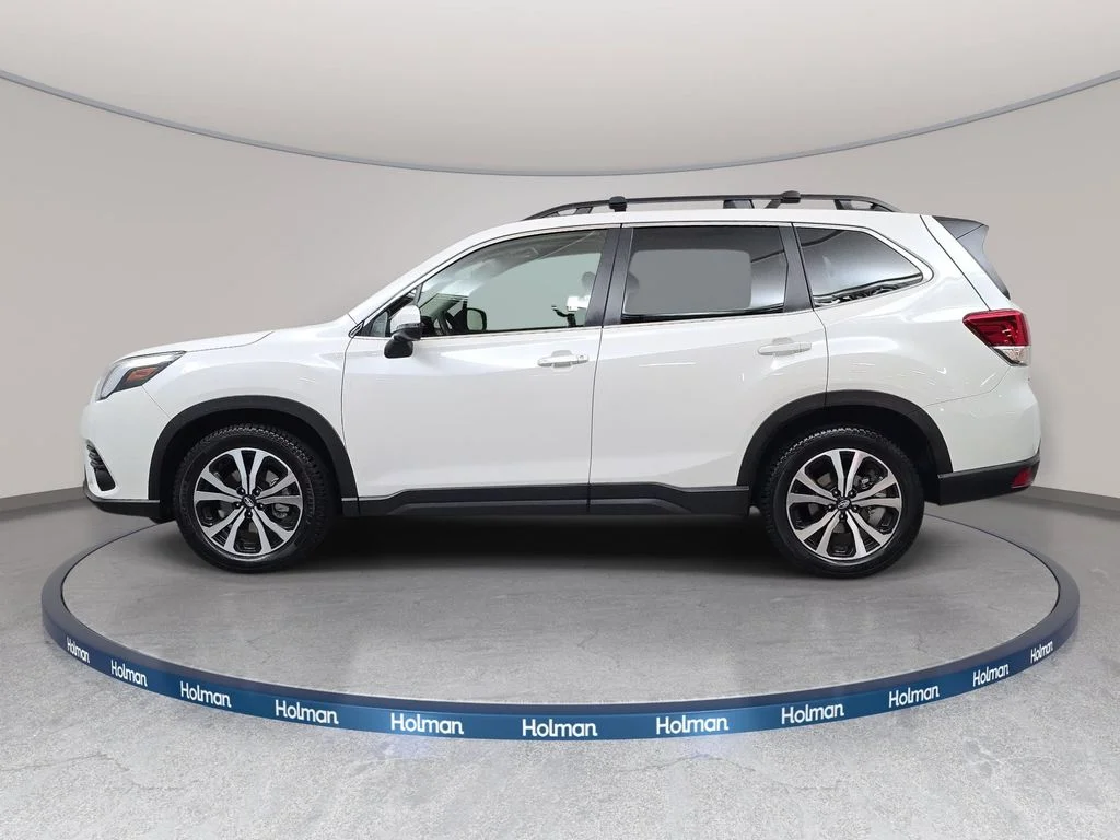 Used 2024 Crystal White Pearl Subaru Limited image 9
