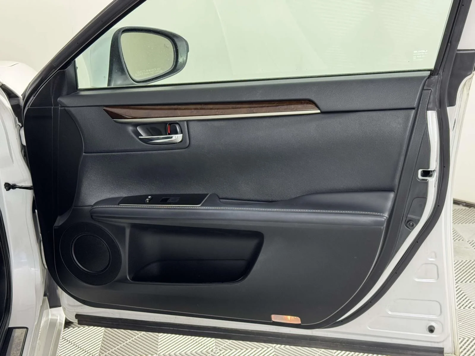Used 2016 White Lexus 350 image 21