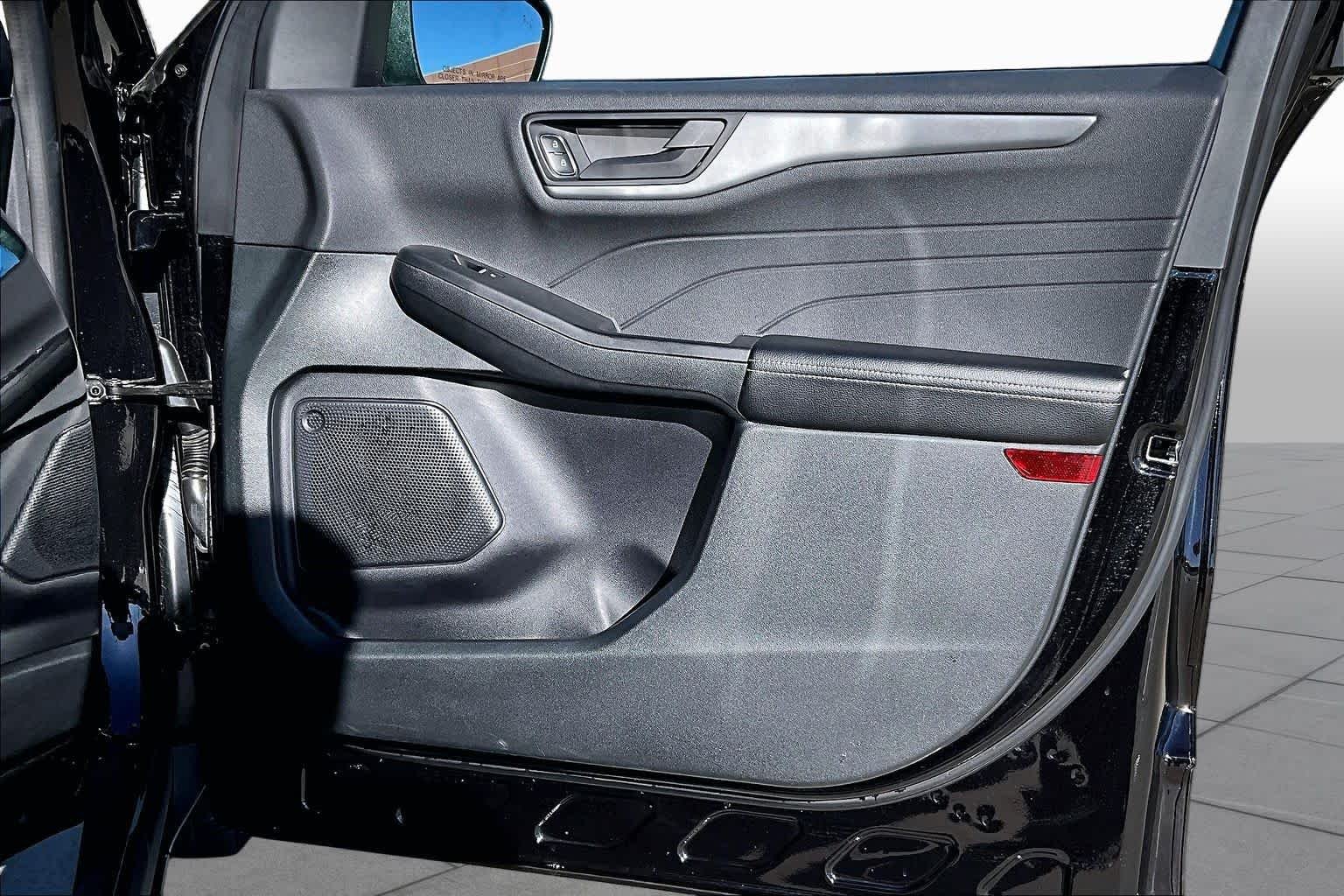 Used 2025 Agate Black Ford Active image 42