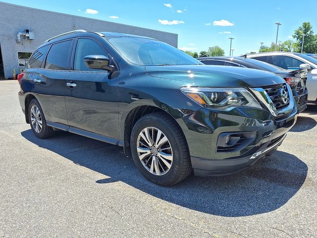 2019 Nissan Pathfinder SV