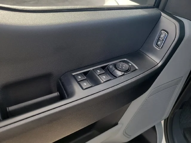 New 2027 Oxford White Ford XL 4WD CREW CAB image 17