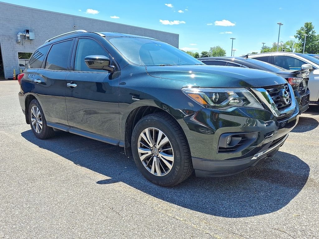 2019 Nissan Pathfinder SV 4WD's photo