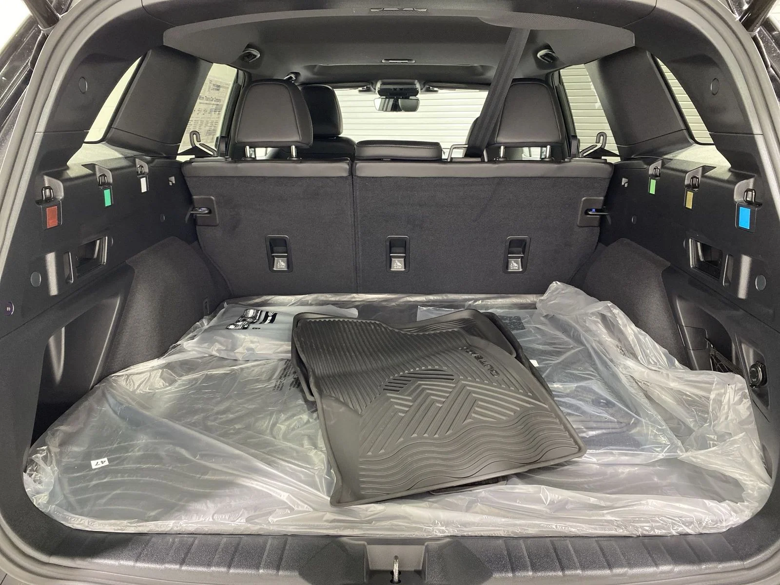 New 2026 CRYSTAL BLACK SILICA Subaru Premium image 24