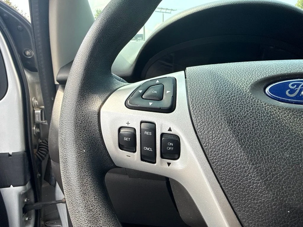 Used 2014 Silver Ford SE image 9