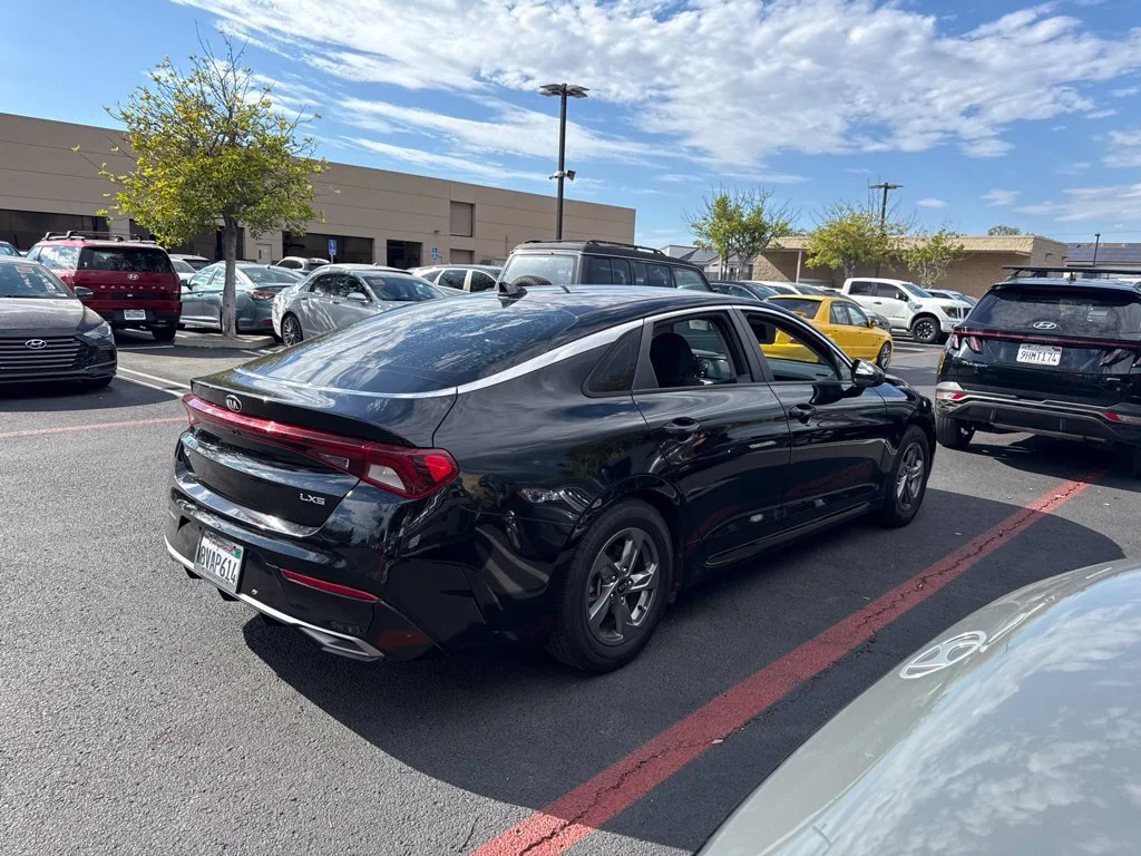 Used 2021 Black Kia LXS image 3