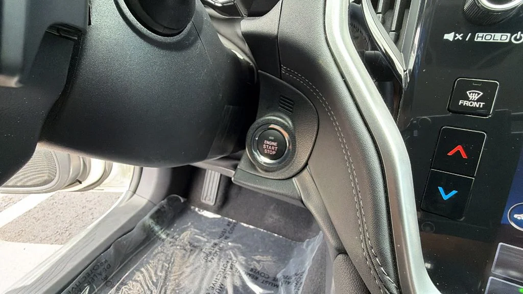 Used 2025 Crystal White Pearl Subaru Premium image 17