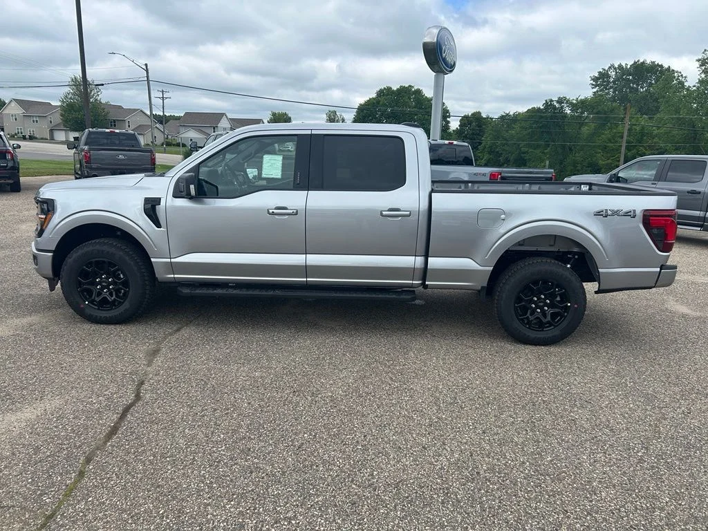 New 2026 Iconic Silver Metallic Ford XLT image 4