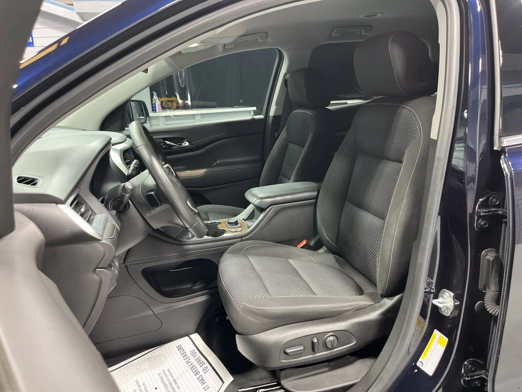 Used 2021 Midnight Blue Metallic GMC SLE image 12