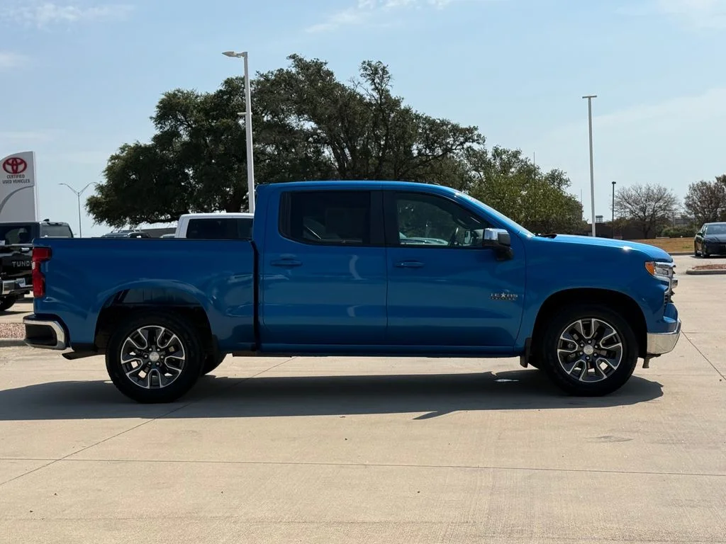 Used 2023 Blue Chevrolet LT image 5