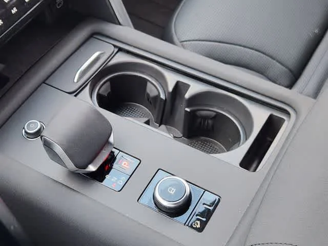 Used 2025 Santorini Black Metallic Land Rover S image 19