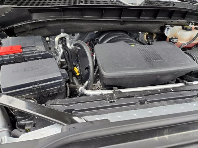 Used 2025 Sterling Metallic GMC SLT image 21