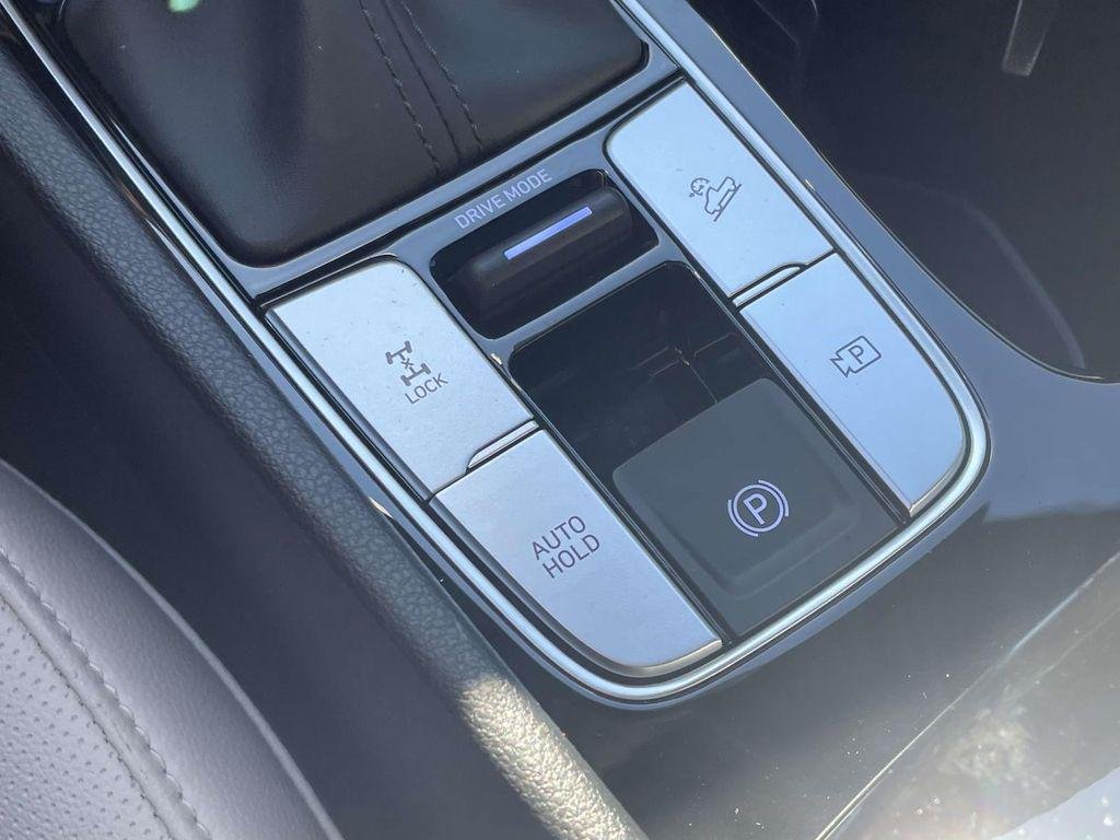 New 2026 White Hyundai SEL AWD image 29