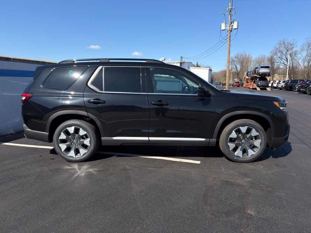 Used 2026 Crystal Black Pearl Honda Touring image 6