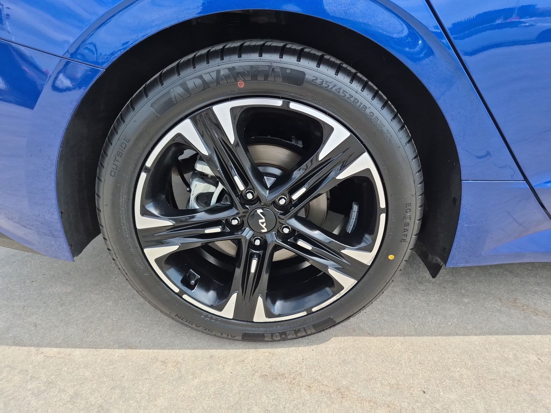 Used 2024 Sapphire Blue Kia GT-Line image 12