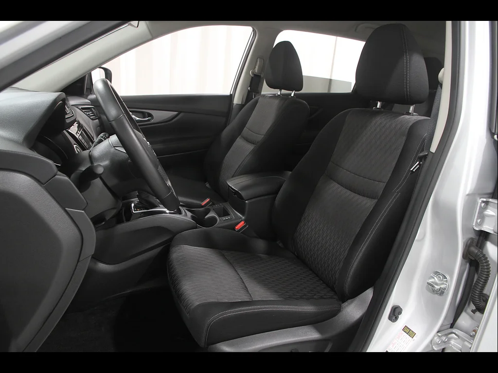 Used 2019 Brilliant Silver Metallic Nissan SV image 5