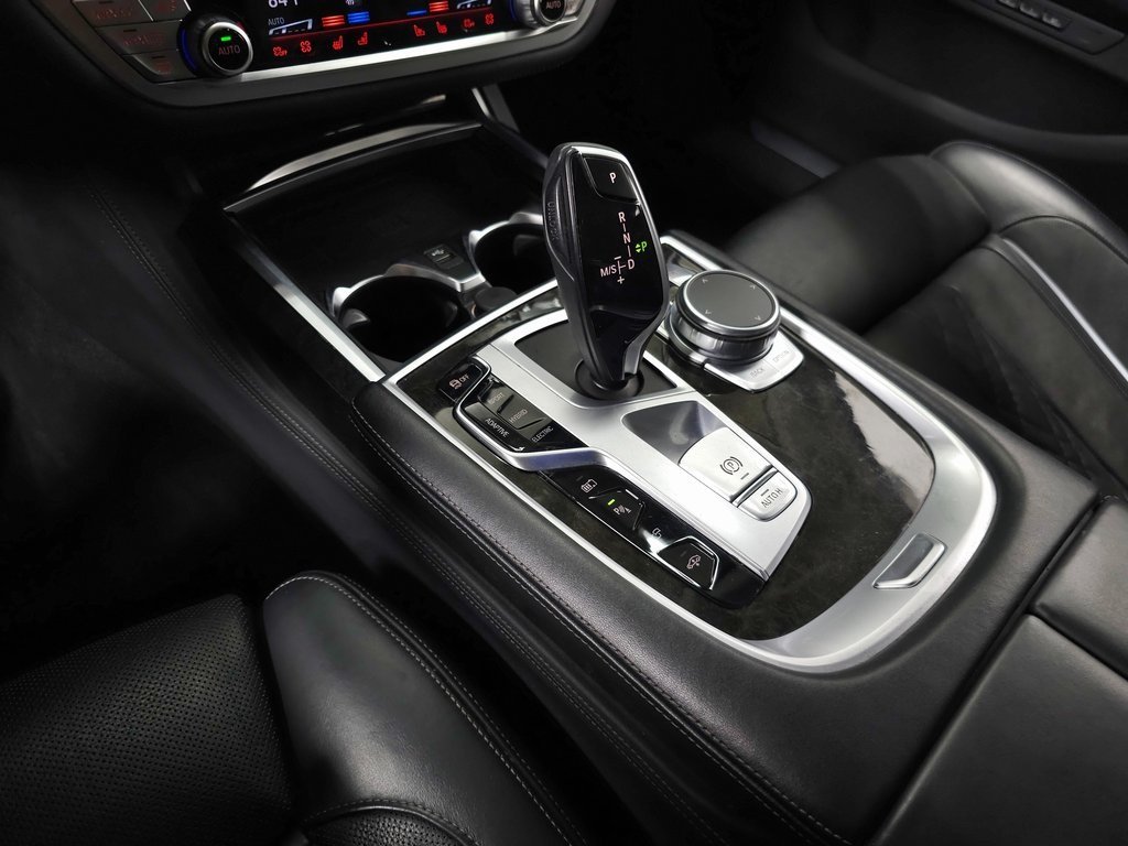 2020 BMW 745E - Image 36