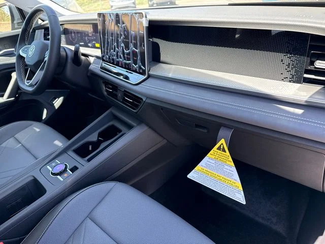 New 2026 Platinum Gray Metallic Volkswagen 2.0T SE image 23