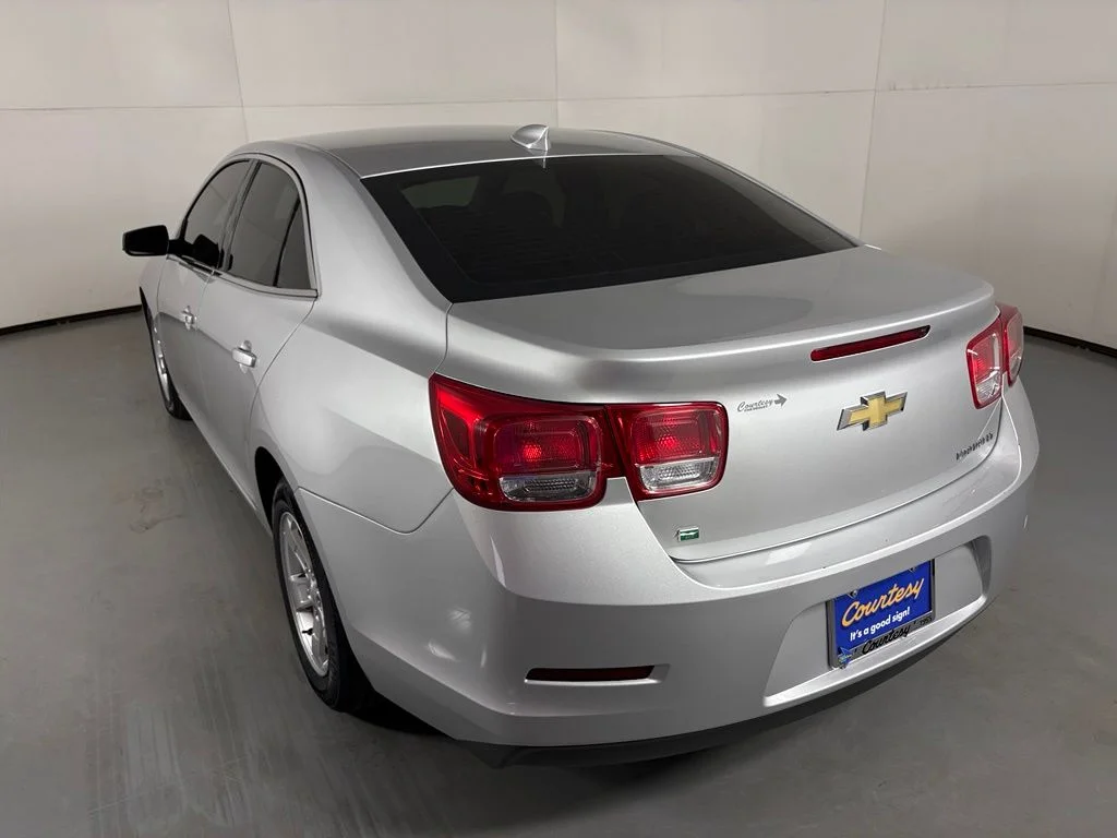 Used 2015 Silver Chevrolet LT image 7
