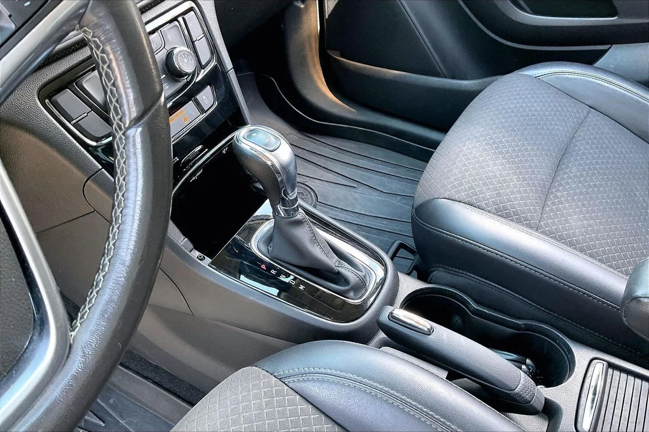 Used 2019 Red Buick Preferred image 30