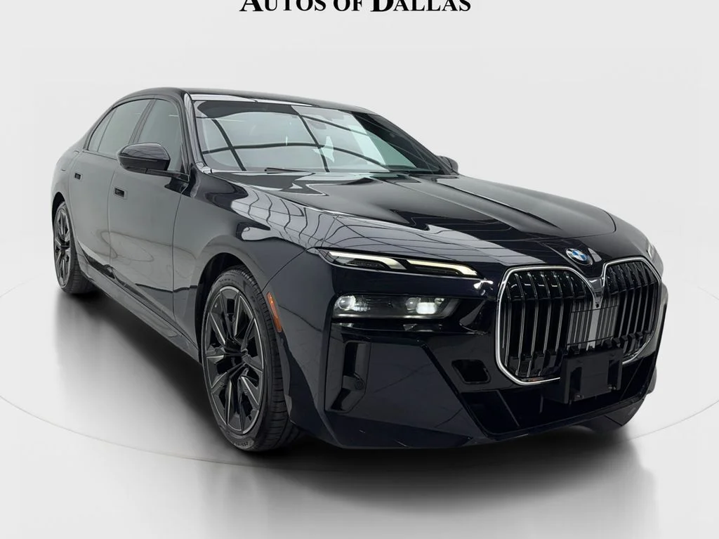 Used 2023 Black BMW 740i image 2