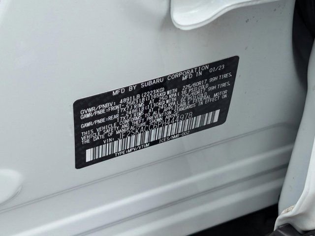 Used 2023 White Subaru Base image 43