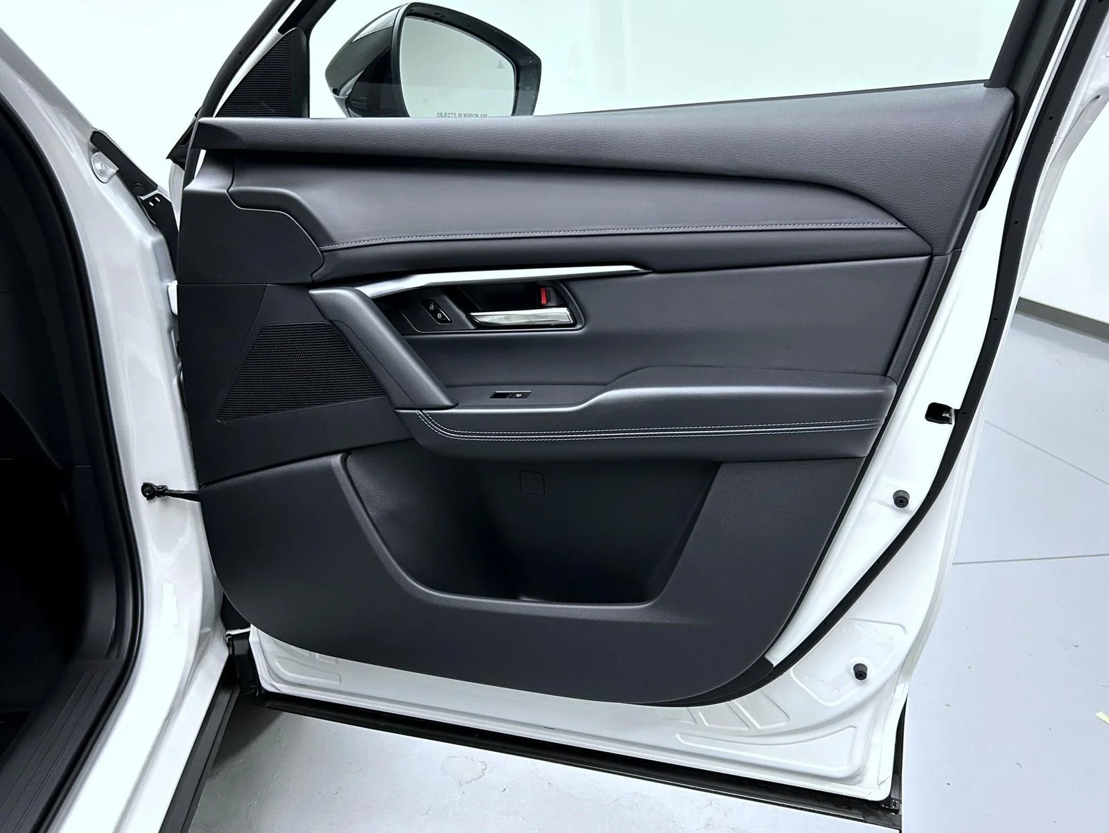 New 2026 Rhodium White Metallic Mazda 2.5 S AWD image 17