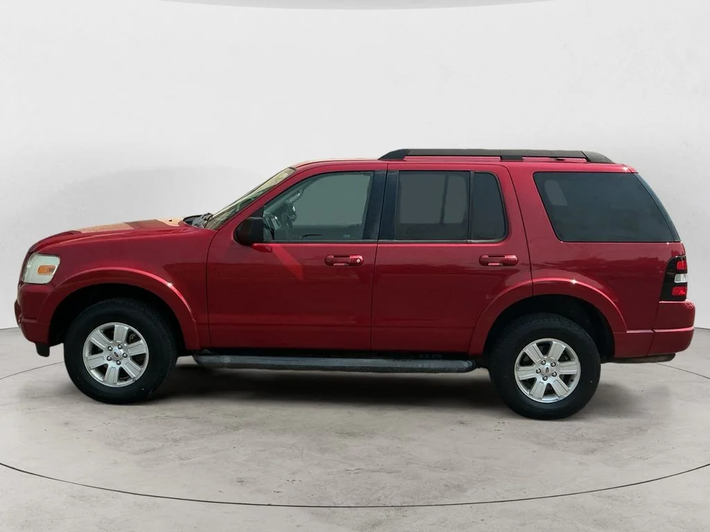 Used 2010 Red Ford XLT image 8