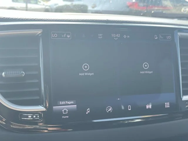 Used 2025 Black Chrysler Select image 18