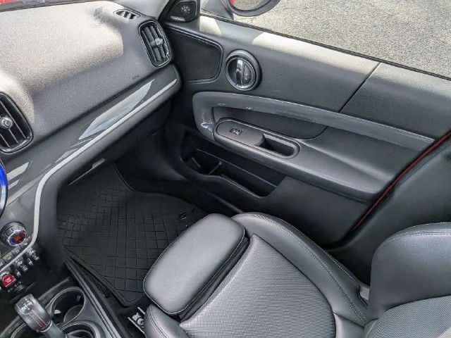 Used 2018 Red MINI Cooper S image 18