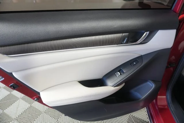 Used 2019 Radiant Red Metallic Honda Touring 2.0T image 31