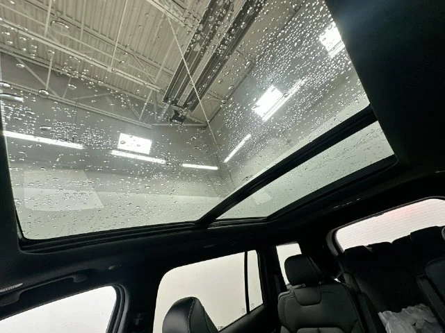 New 2027 Sting-Gray Clear-Coat Paint Jeep Limited image 24