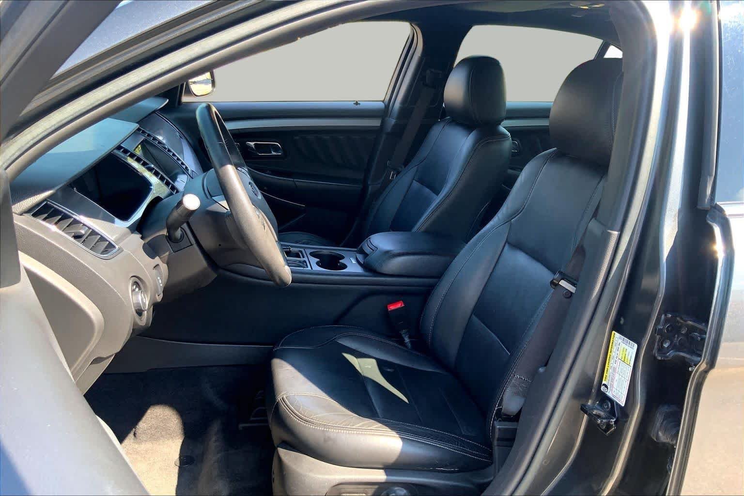 Pre-Owned 2018 Ford Taurus SEL