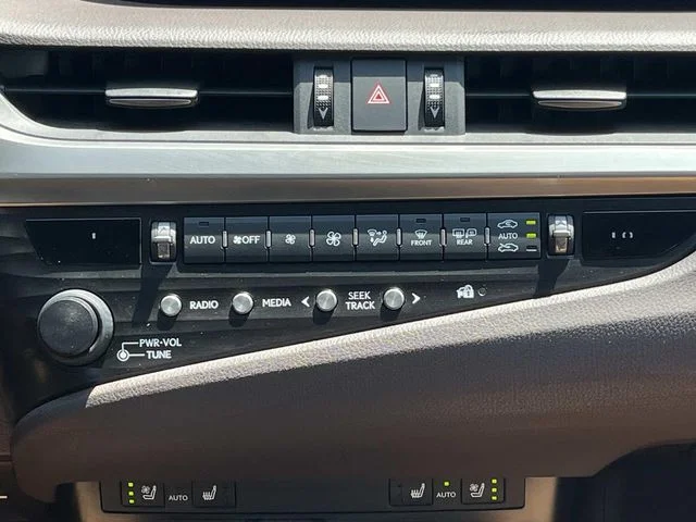 Certified Used 2020 MATADOR RED MICA Lexus 300h image 16