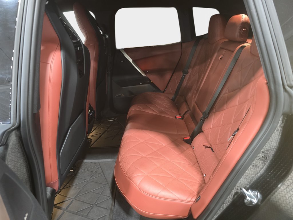 Certified Used 2024 Storm Bay Metallic BMW xDrive50 image 25