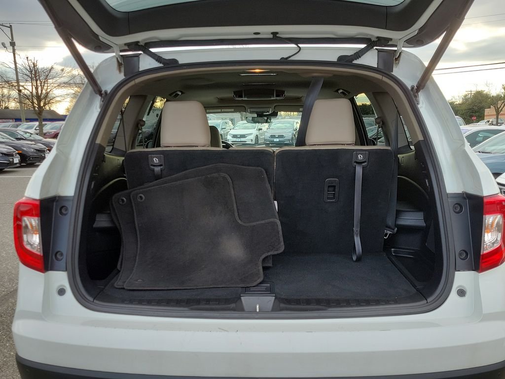 Certified Used 2020 Platinum White Pearl Honda Touring image 33