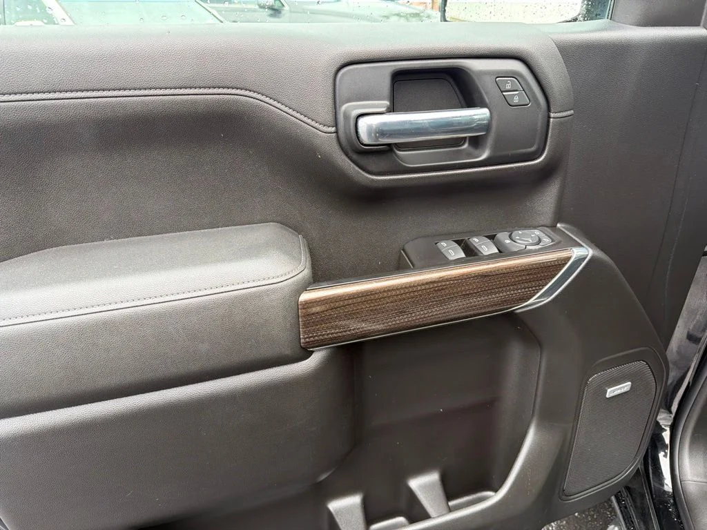 Used 2019 Black Chevrolet LT Trail Boss image 9