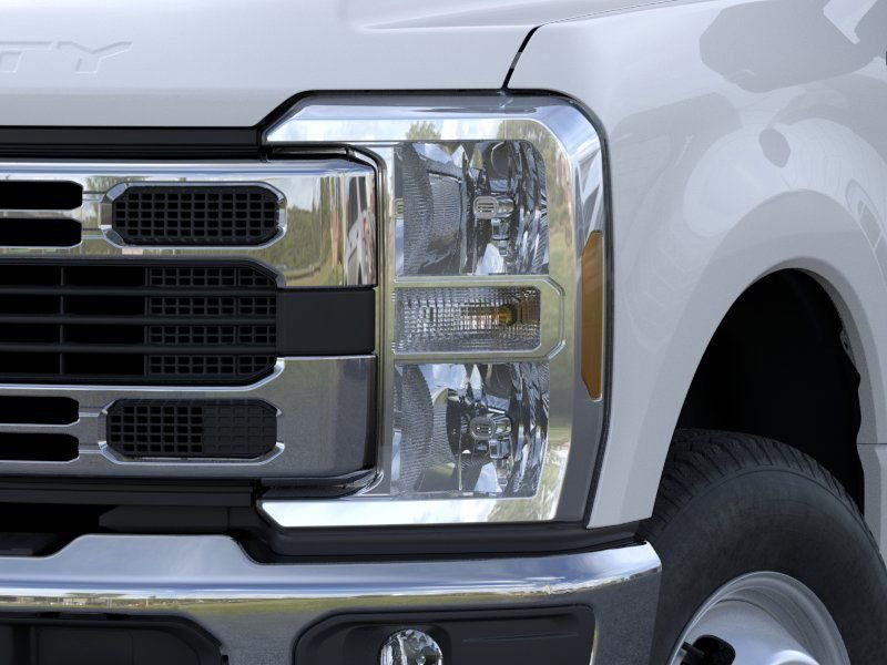 2025 Ford F-350 Super Duty Chassis Cab XL - Photo 41