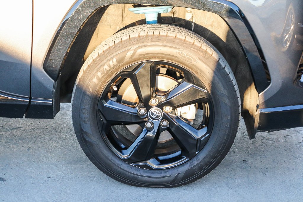 Used 2021 Midnight Black Metallic Toyota XSE image 11
