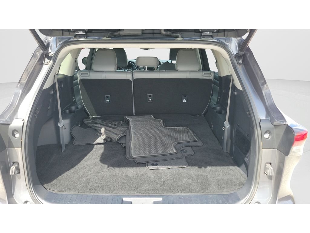 Used 2023 Gray Toyota XLE image 9