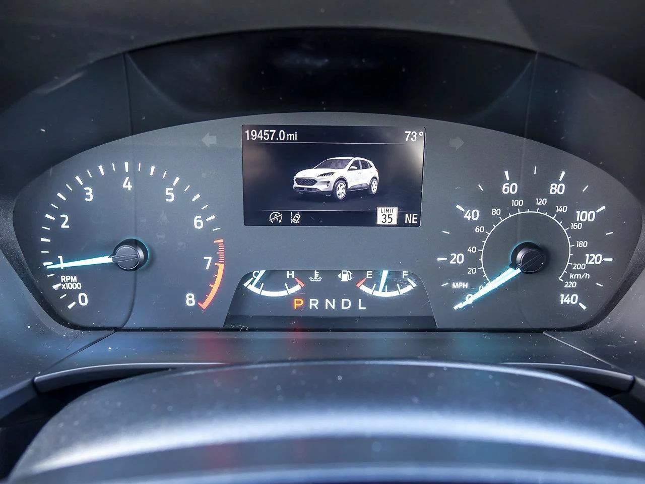Used 2022 White Metallic Ford SE image 19