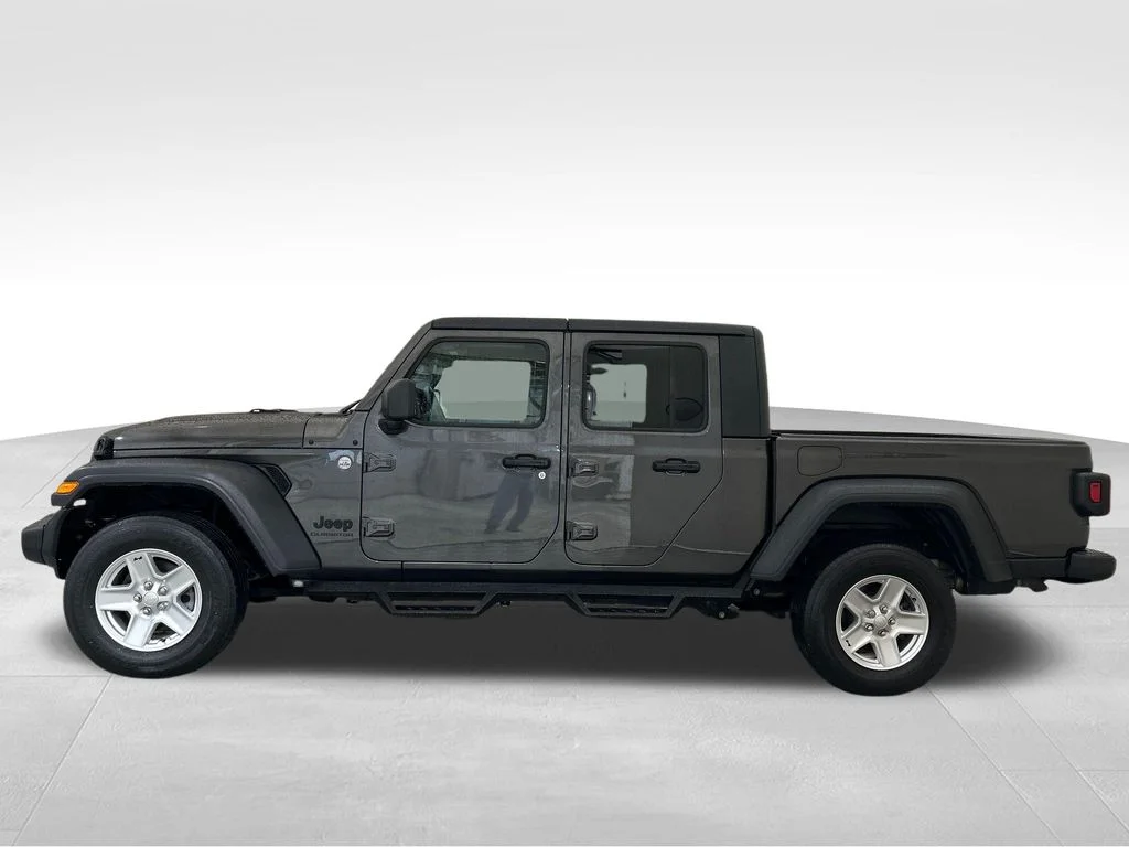 Used 2020 Gray Jeep Sport image 2