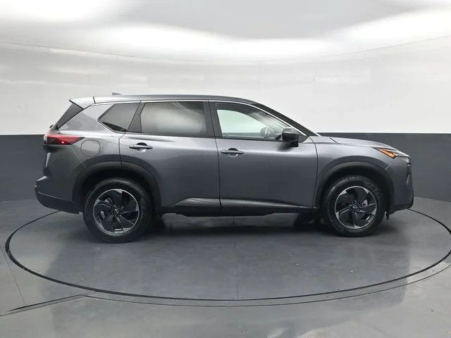 Used 2025 Gray Nissan SV image 3