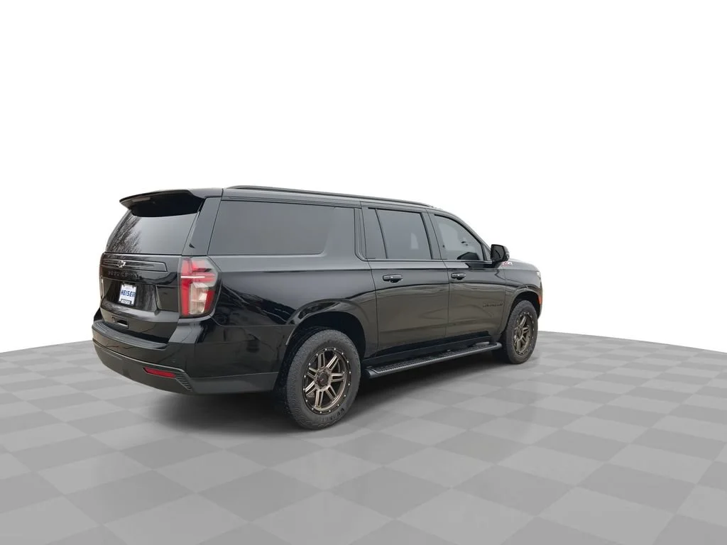 2023 Chevrolet Suburban Z71 - Photo 8