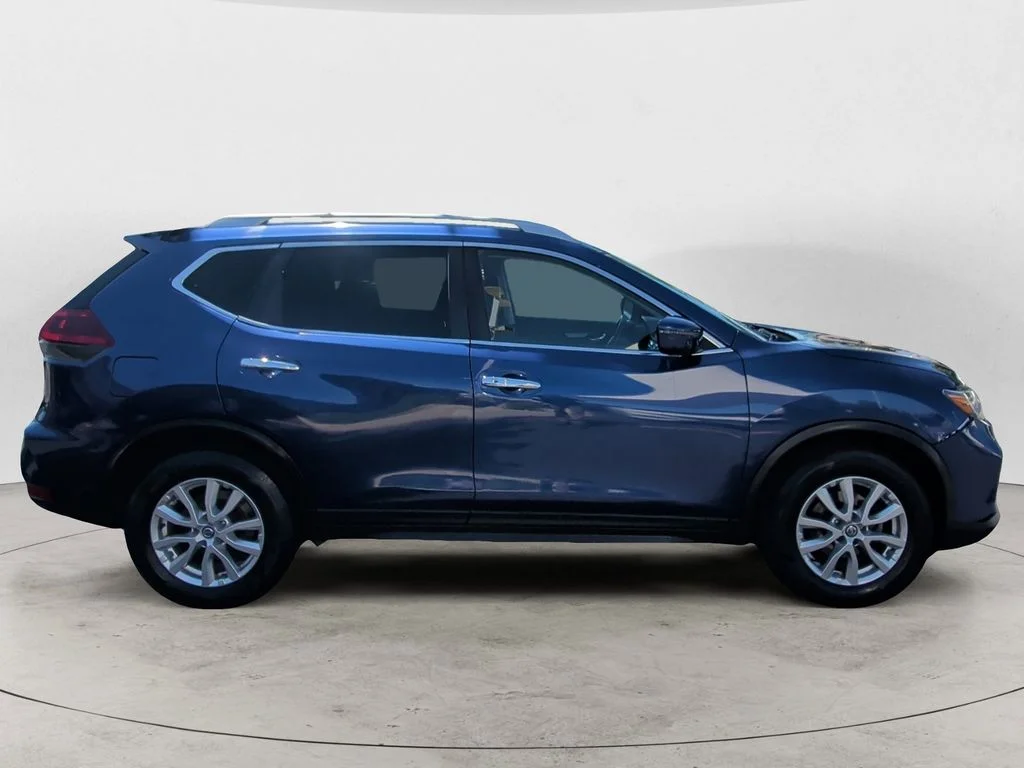 Used 2018 Blue Nissan SV image 6
