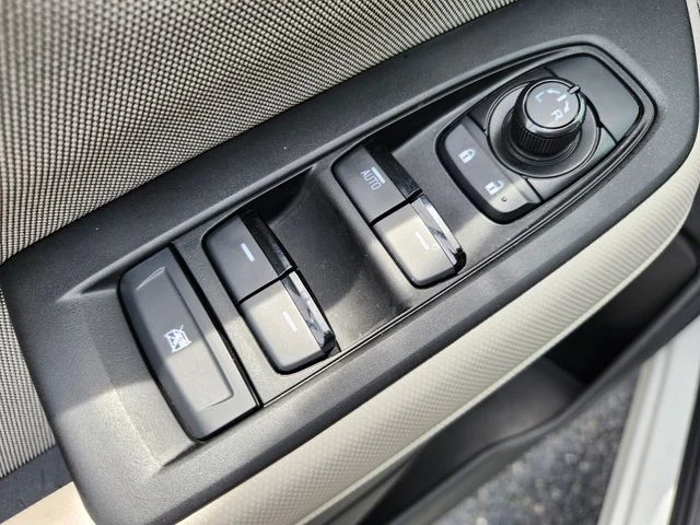 Used 2026 White Subaru Base image 38