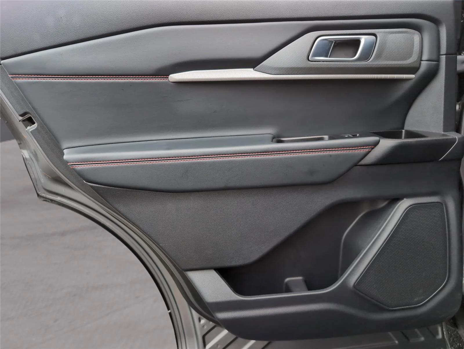 Used 2025 Carbonized Gray Ford ST-Line image 33