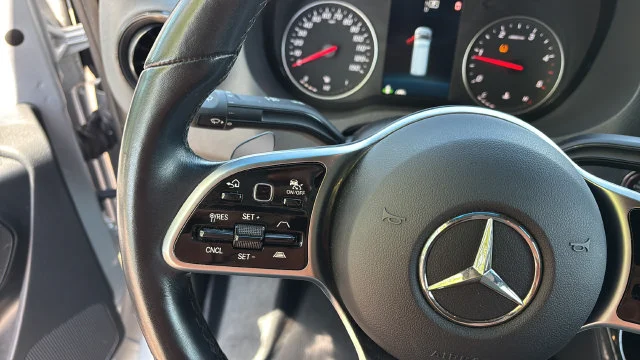 Used 2021  Mercedes-Benz Cargo 170 WB image 23