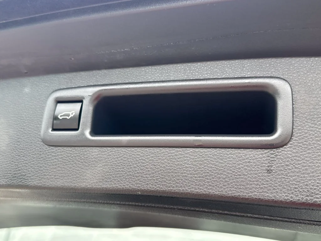 Used 2023 Beige Toyota XLE image 8