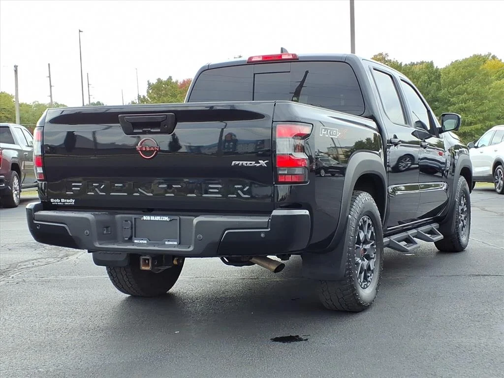 Used 2023 Black Nissan PRO-X image 13