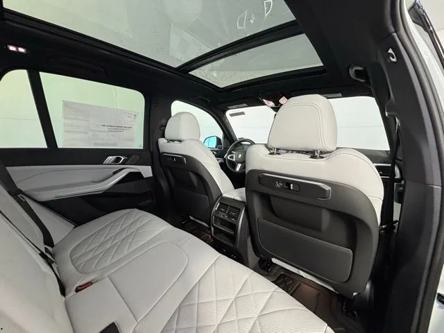 New 2026 Mineral White Metallic BMW xDrive40i image 43